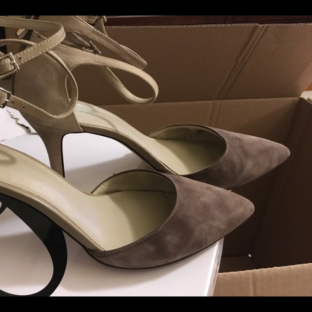Chocolate & beige pump